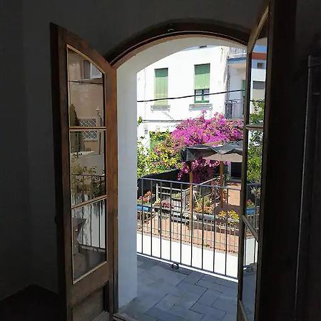 Apartamento De Diseno Cerca De Tren, Playa Y Bcn マズノウ エクステリア 写真